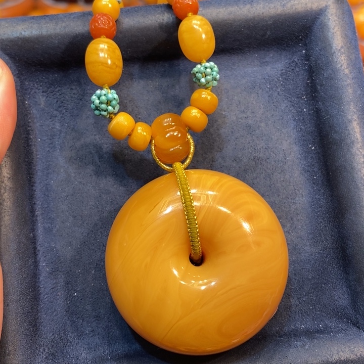 琥珀颈饰未镶嵌蜜蜡