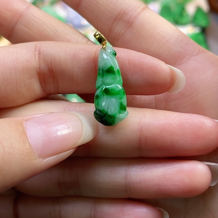 颈饰未镶嵌翡翠吊坠