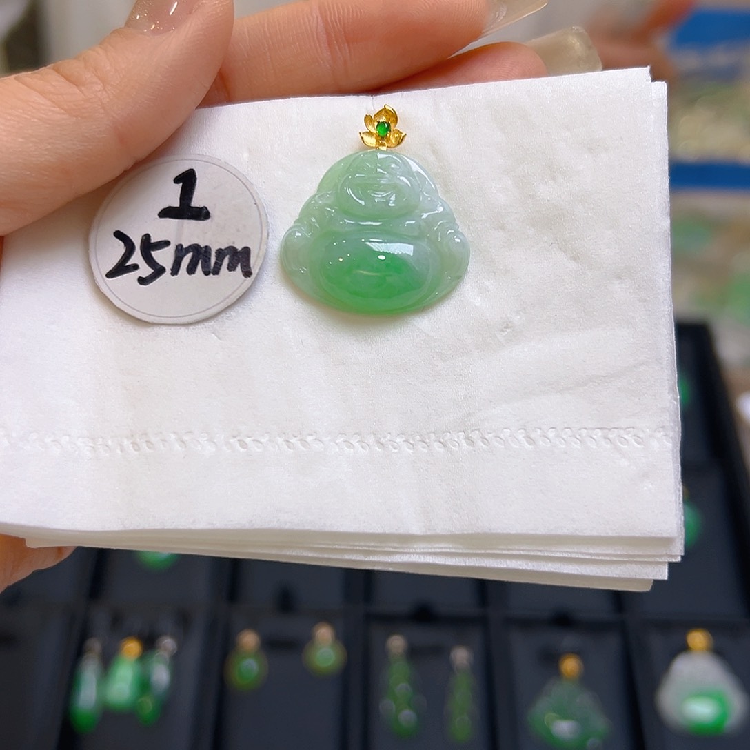 翡翠颈饰18K金镶嵌翡翠