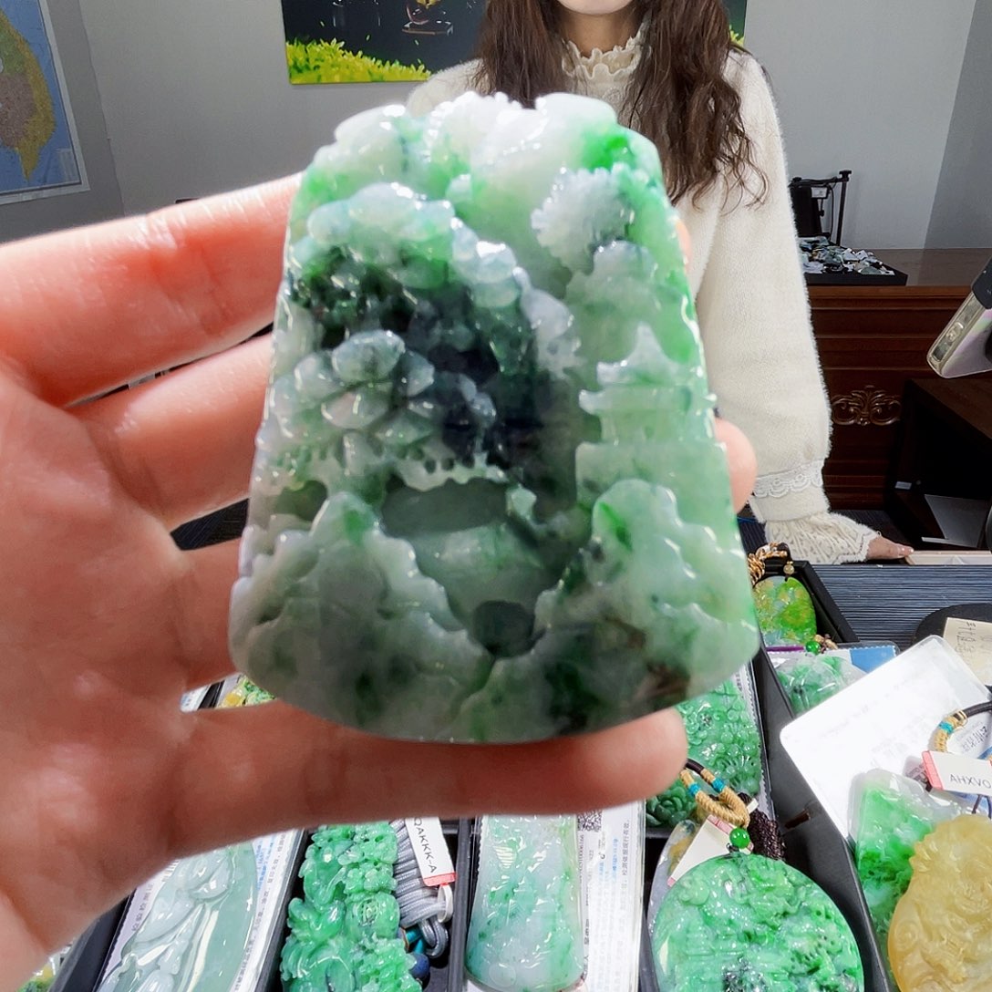 颈饰未镶嵌翡翠八***乔翡翠