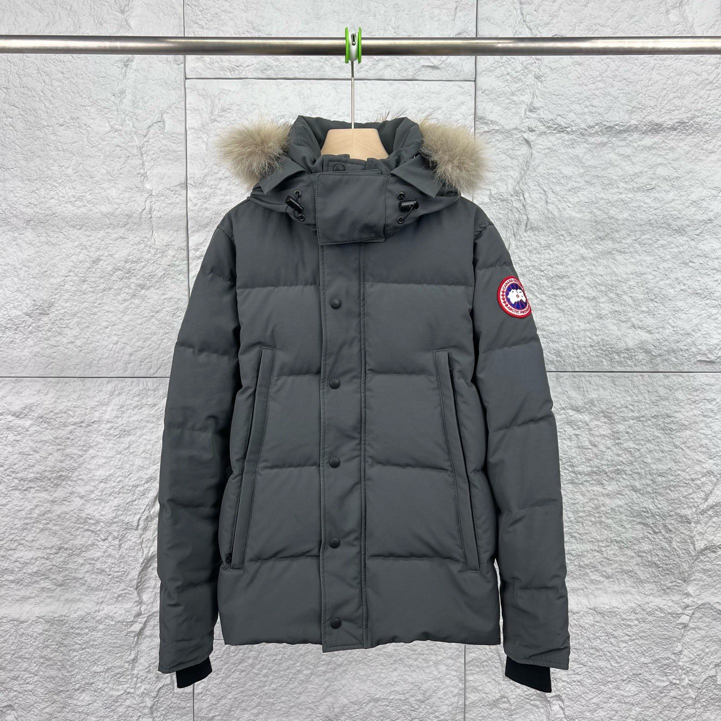 99新 CANADA GOOSE xs码/灰色连帽毛领羽绒服/14177276