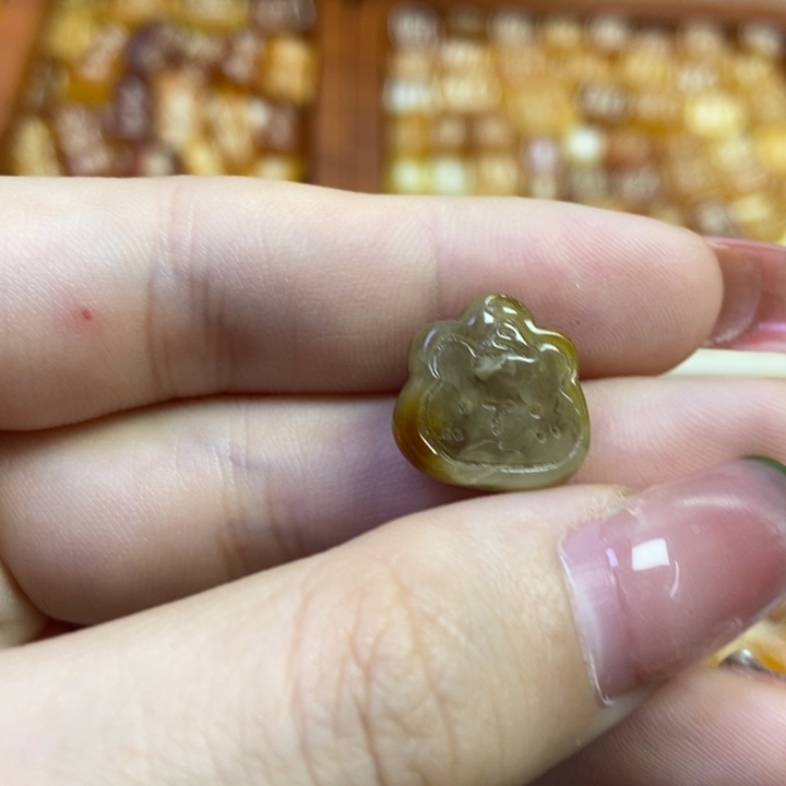 琥珀未镶嵌珠宝奇石小熊头