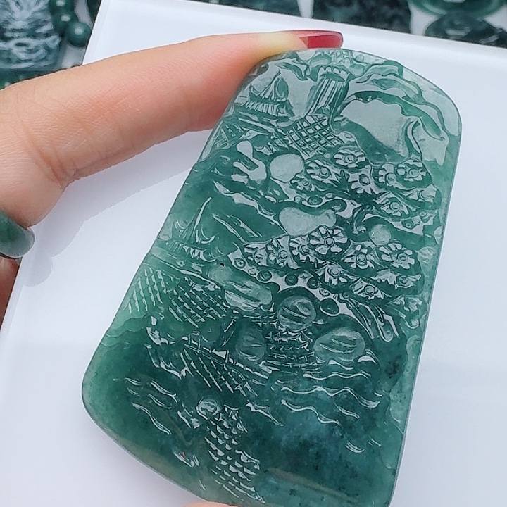 颈饰未镶嵌翡翠天然的A货翡翠多样性发其一