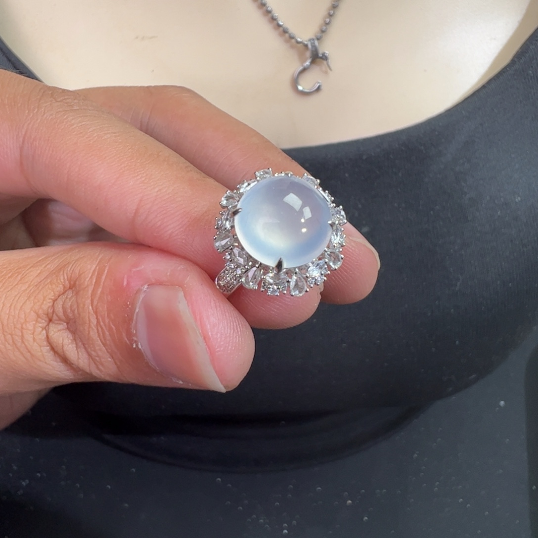 翡翠18K金镶嵌戒指