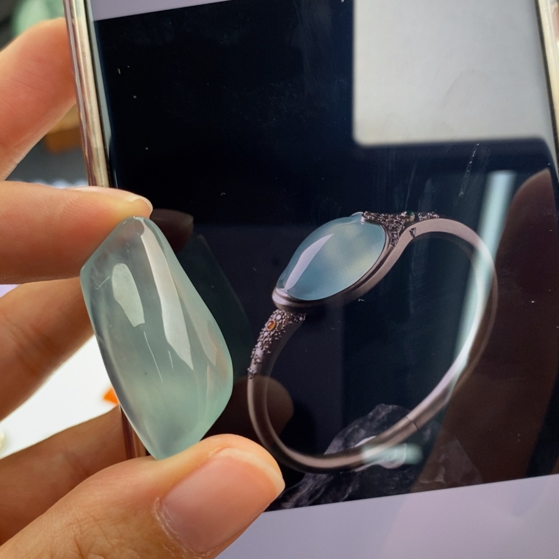 定制翡翠未镶嵌  冰蓝胶可做手镯