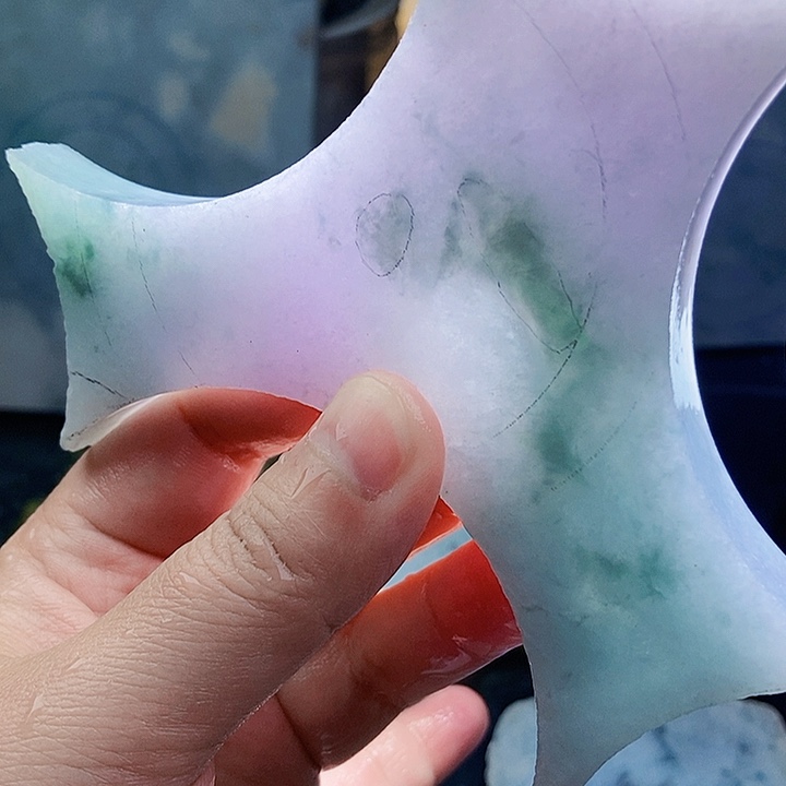 翡翠未镶嵌颈饰毛料10