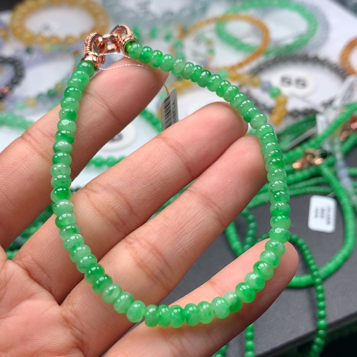 翡翠手镯未镶嵌卡