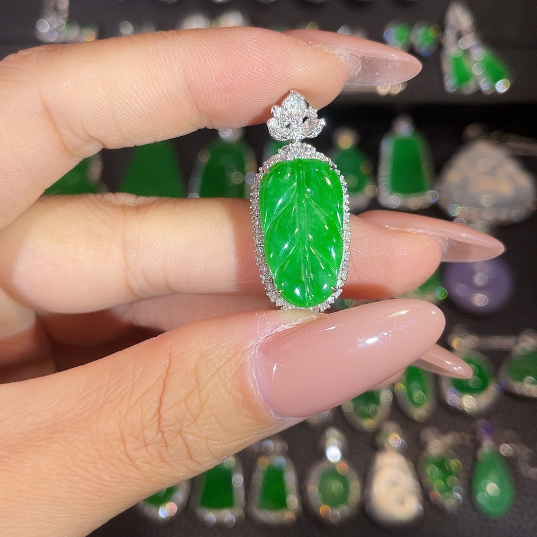 翡翠18K金镶嵌吊坠(不含链)叶子吊坠