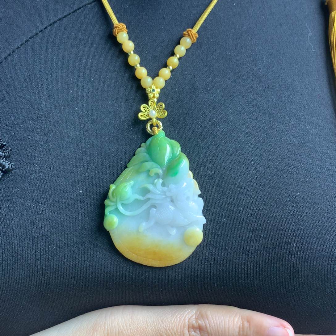 翡翠颈饰未镶嵌翡翠