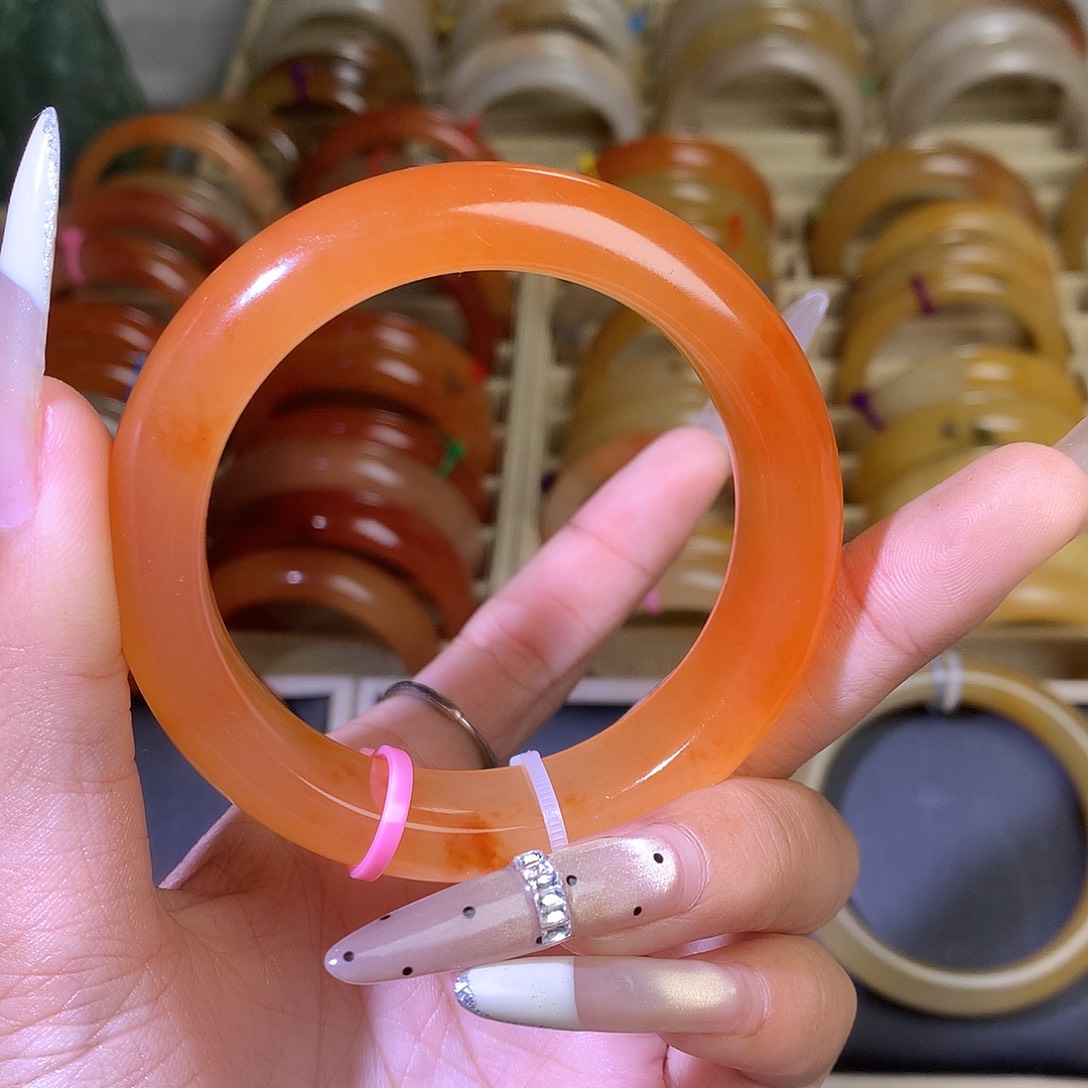 石英质玉未镶嵌手镯