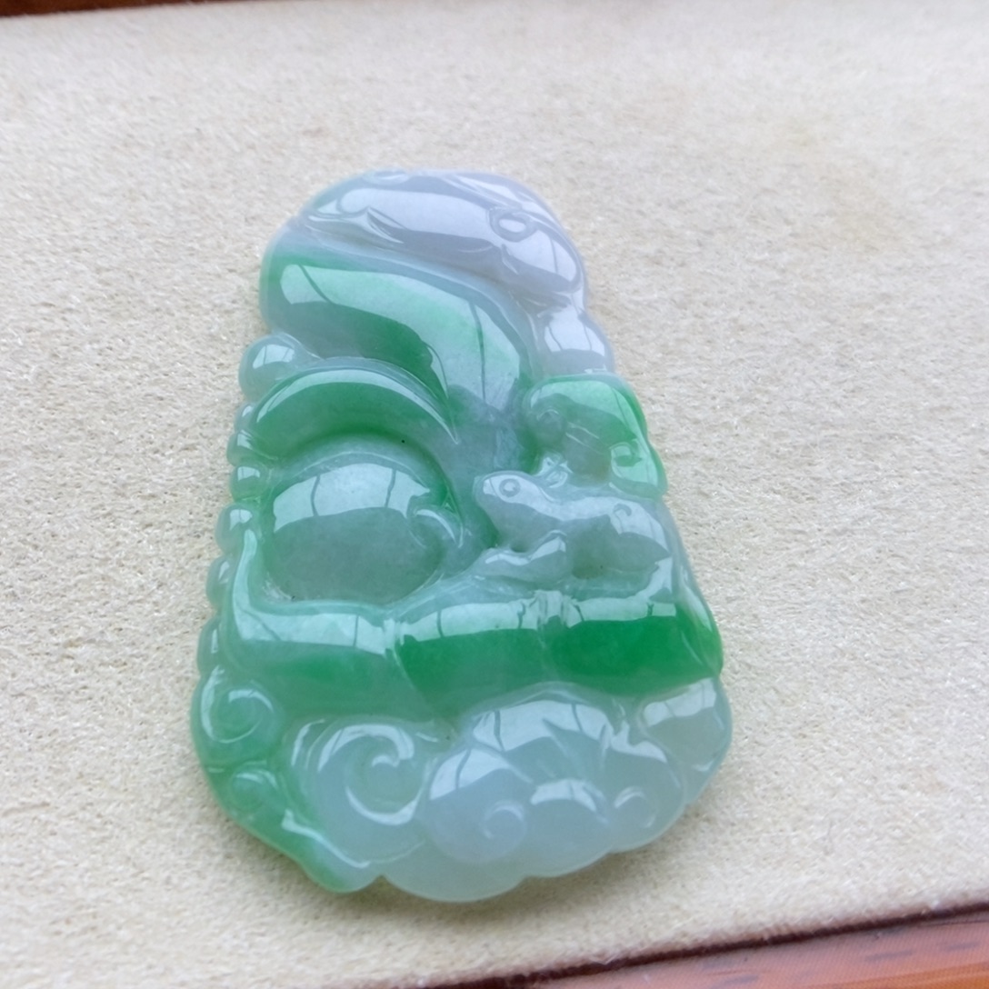翡翠未镶嵌颈饰吊坠22