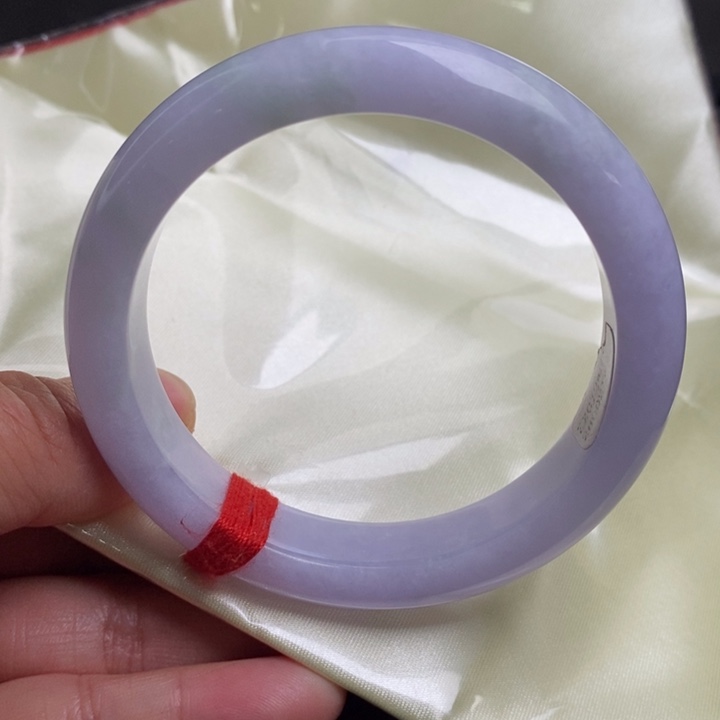 翡翠手镯未镶嵌56圈