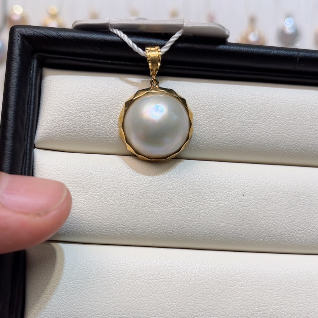 拼合珍珠（马贝珠）吊坠(不含链)18K金镶嵌爱*