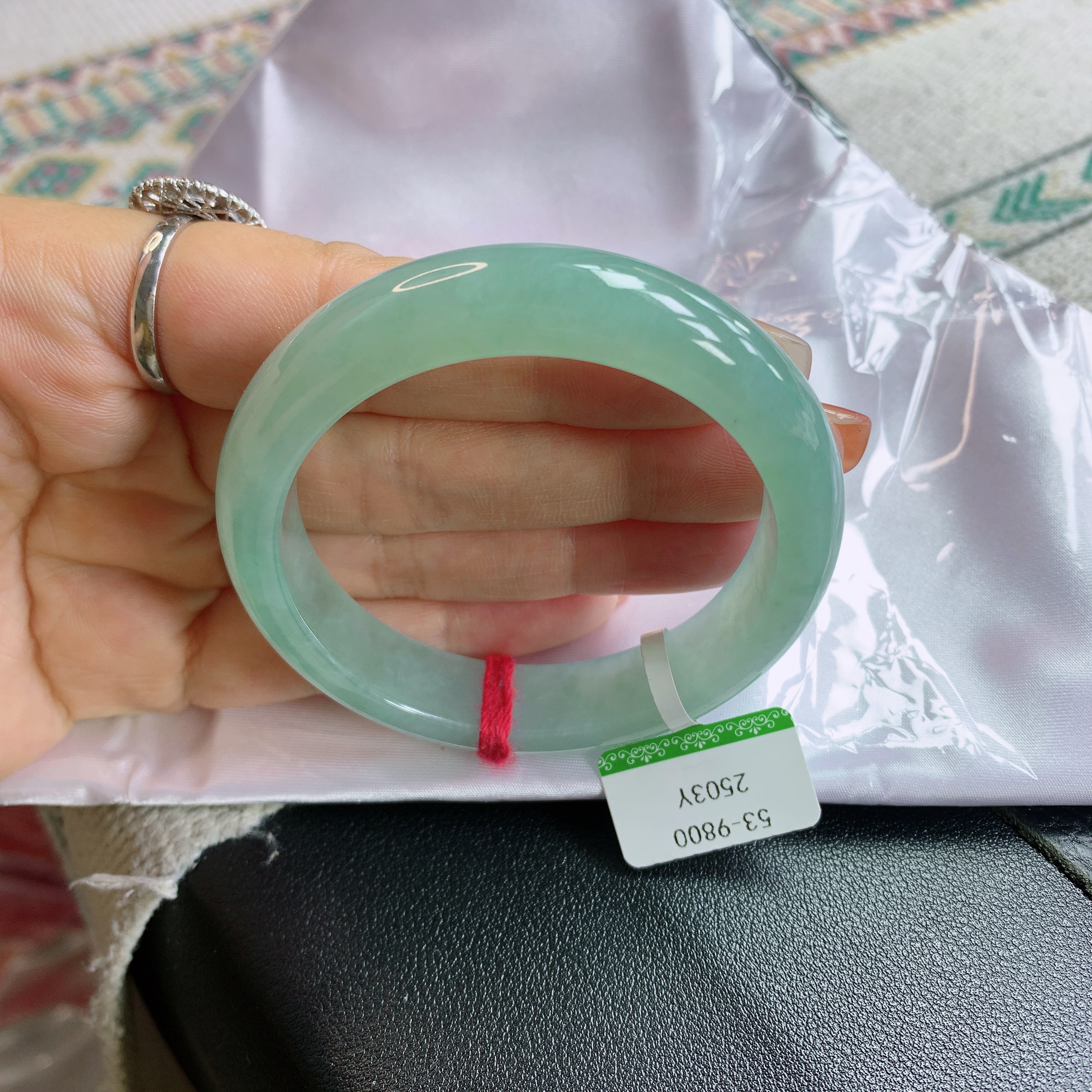 53圈天然缅甸A货翡翠老坑冰种起胶果冻蓝宽边手镯