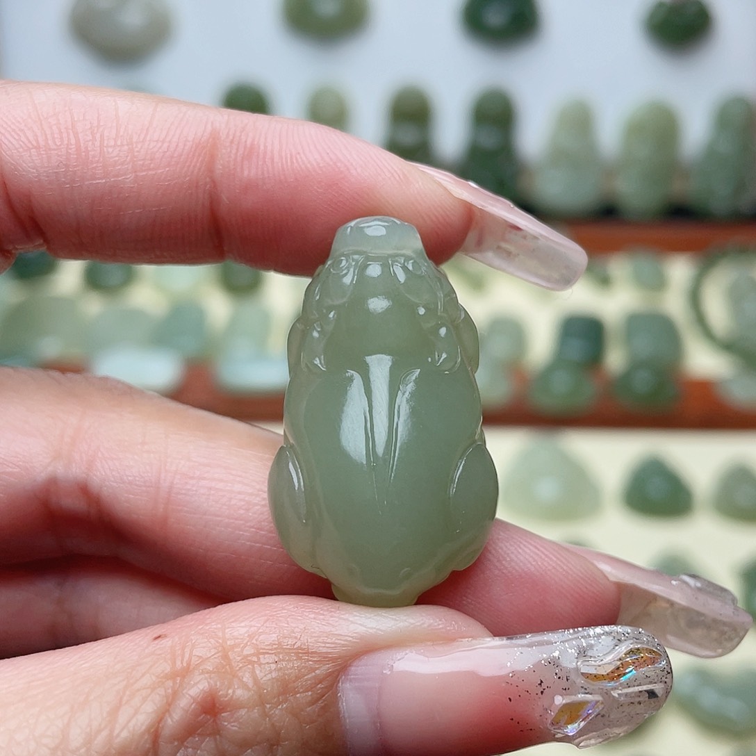 和田玉颈饰未镶嵌x**肚