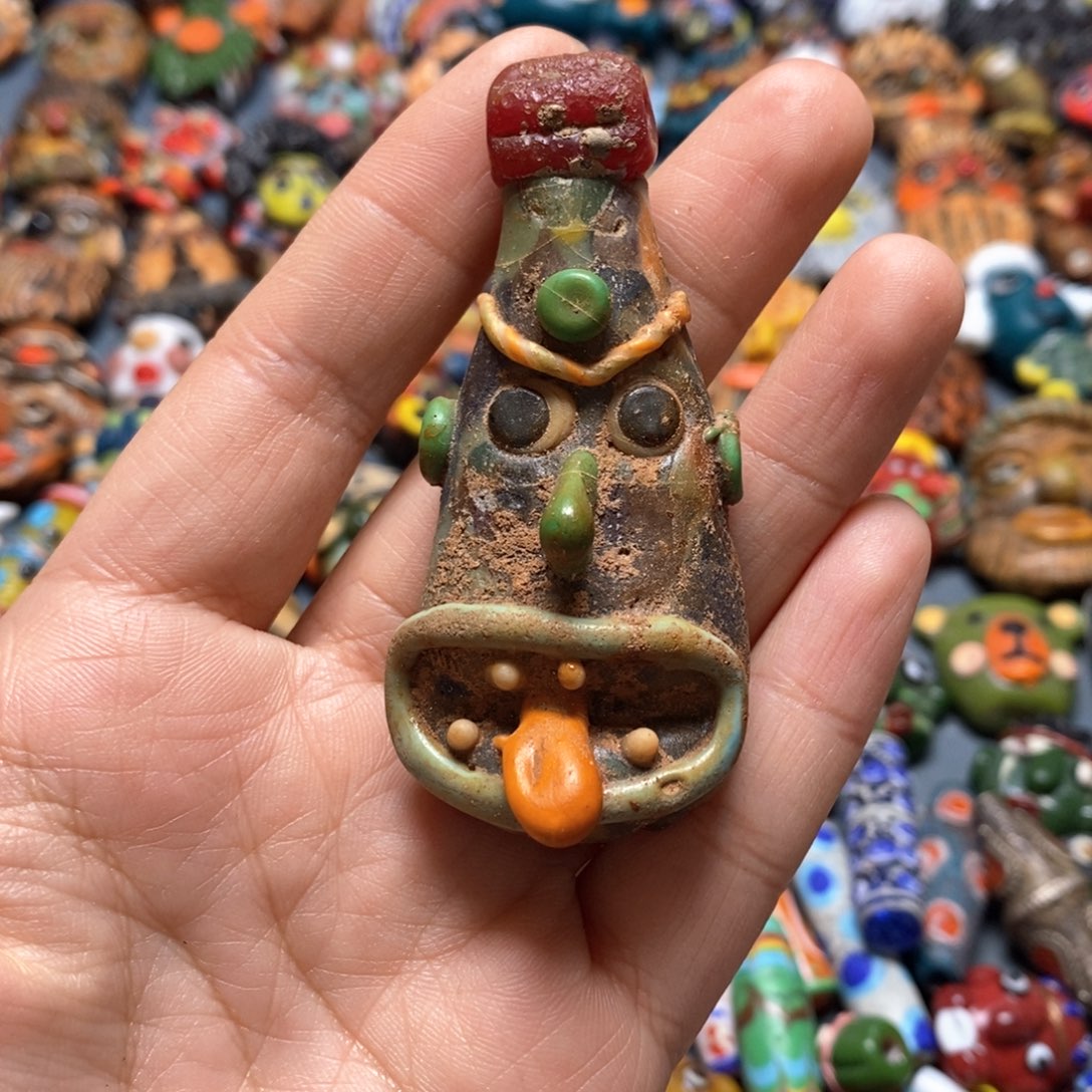 琉璃颈饰印度尼西亚大舌头