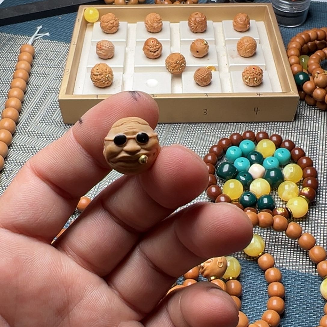 大***y猴头核桃吊坠配饰