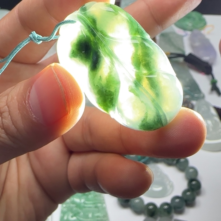 颈饰未镶嵌翡翠叶子