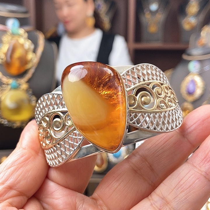 琥珀手镯银S925镶嵌手镯