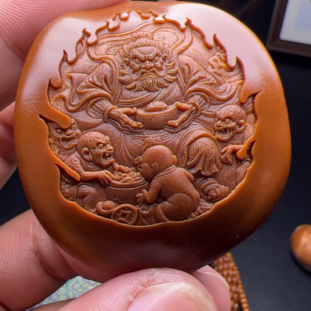 猴头核桃吊坠鱼咯