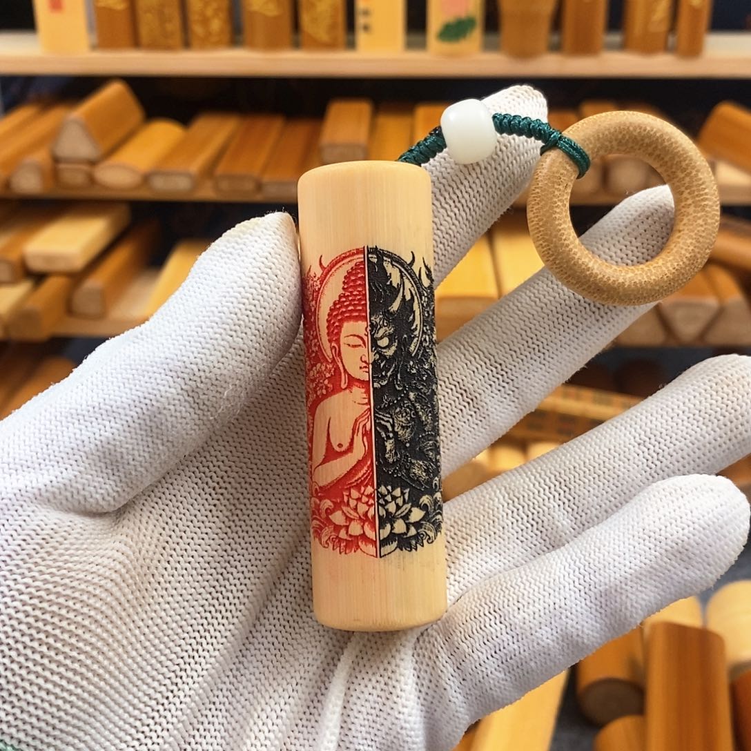 竹实心竹黄皮圆柱雕刻带配饰