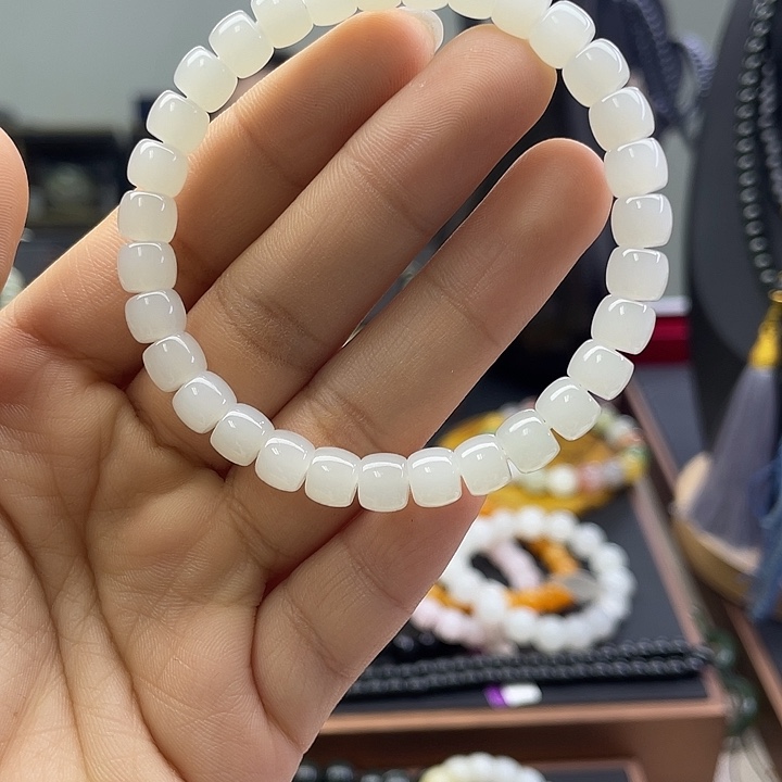 和田玉未镶嵌手串