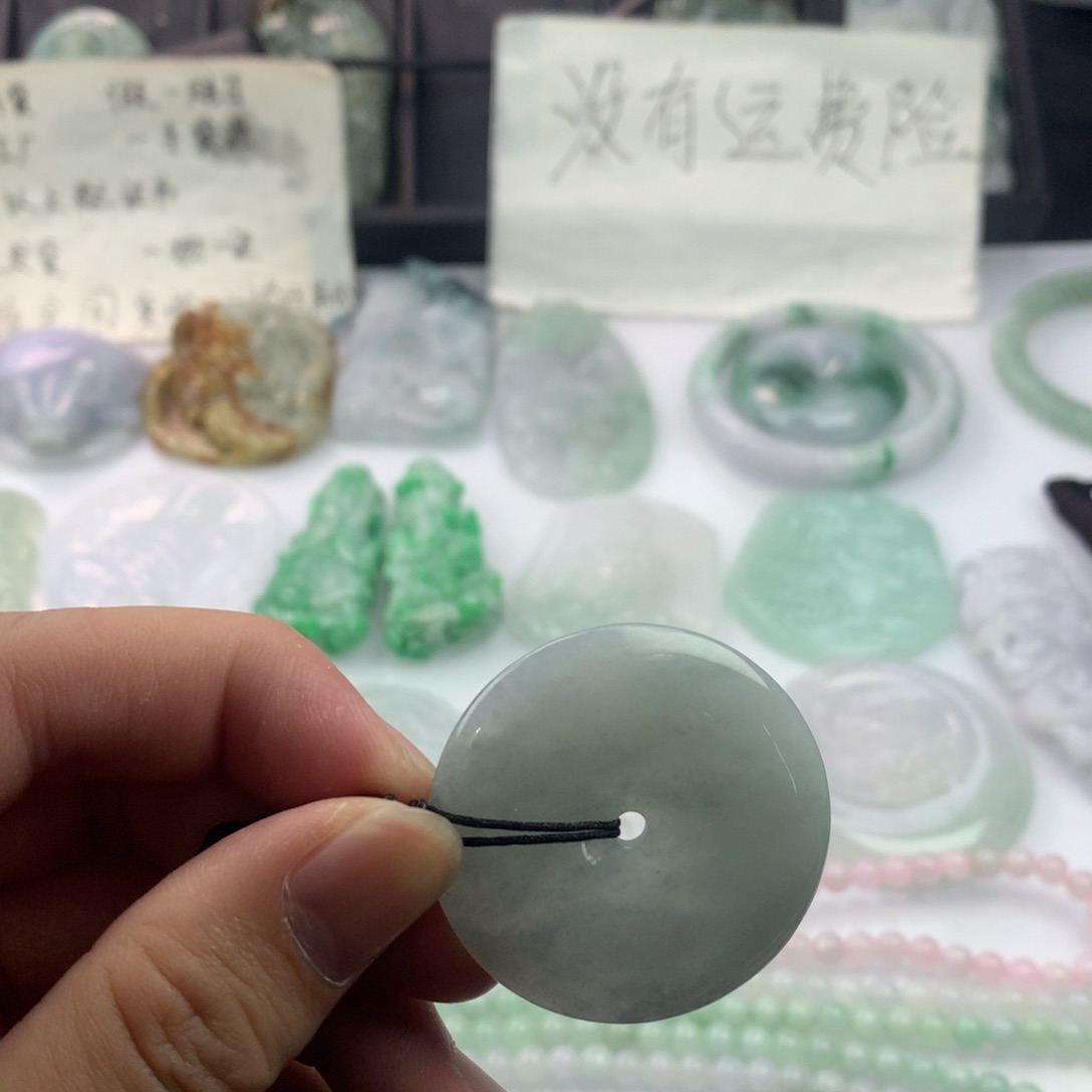 翡翠颈饰未镶嵌一