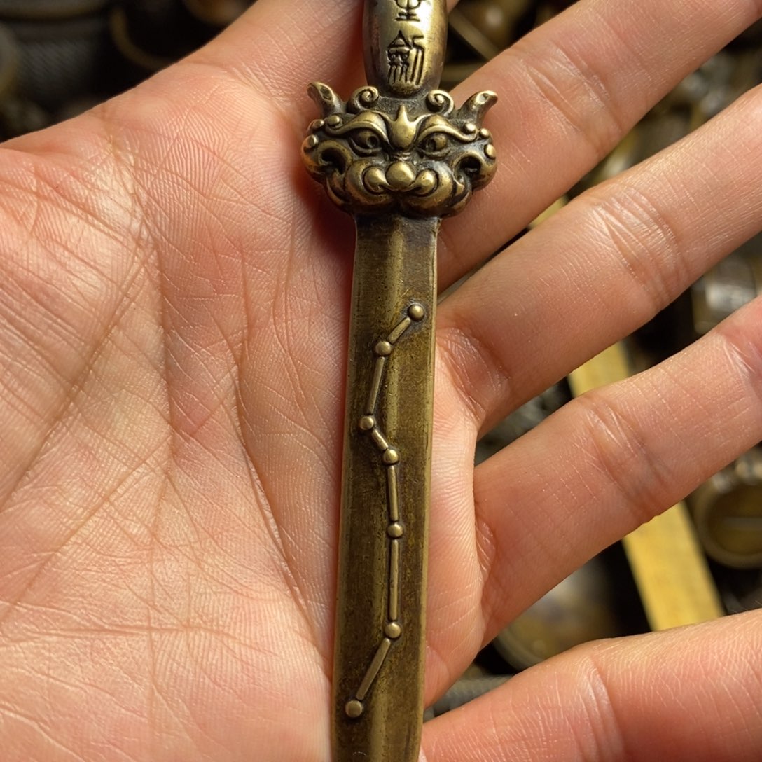 精美铜器做工精良
