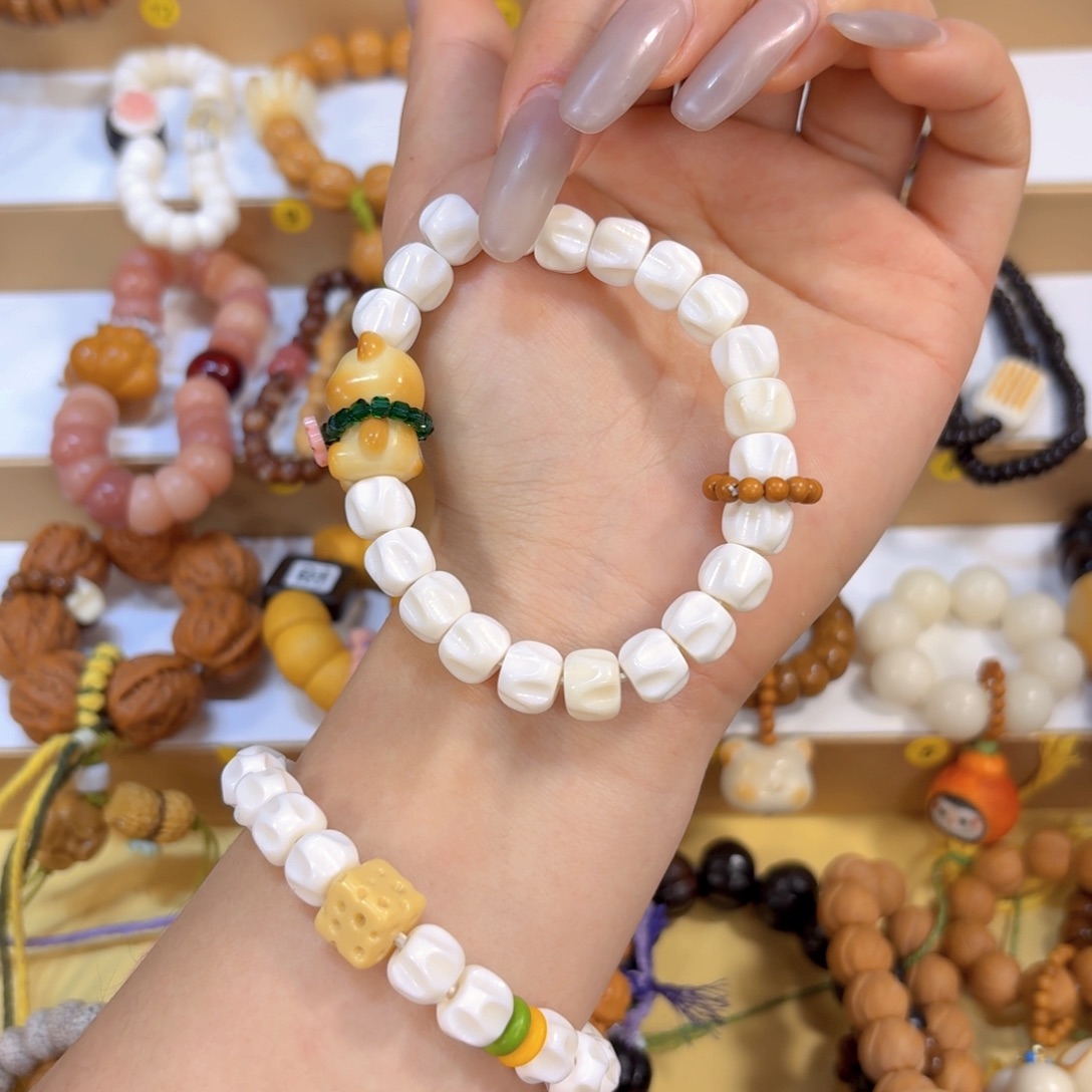 吊坠星月菩提骨骨➕熊