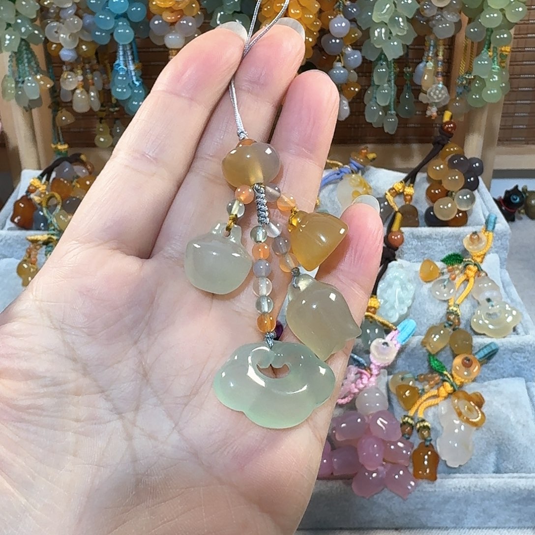 玛瑙/玉髓小挂件未镶嵌