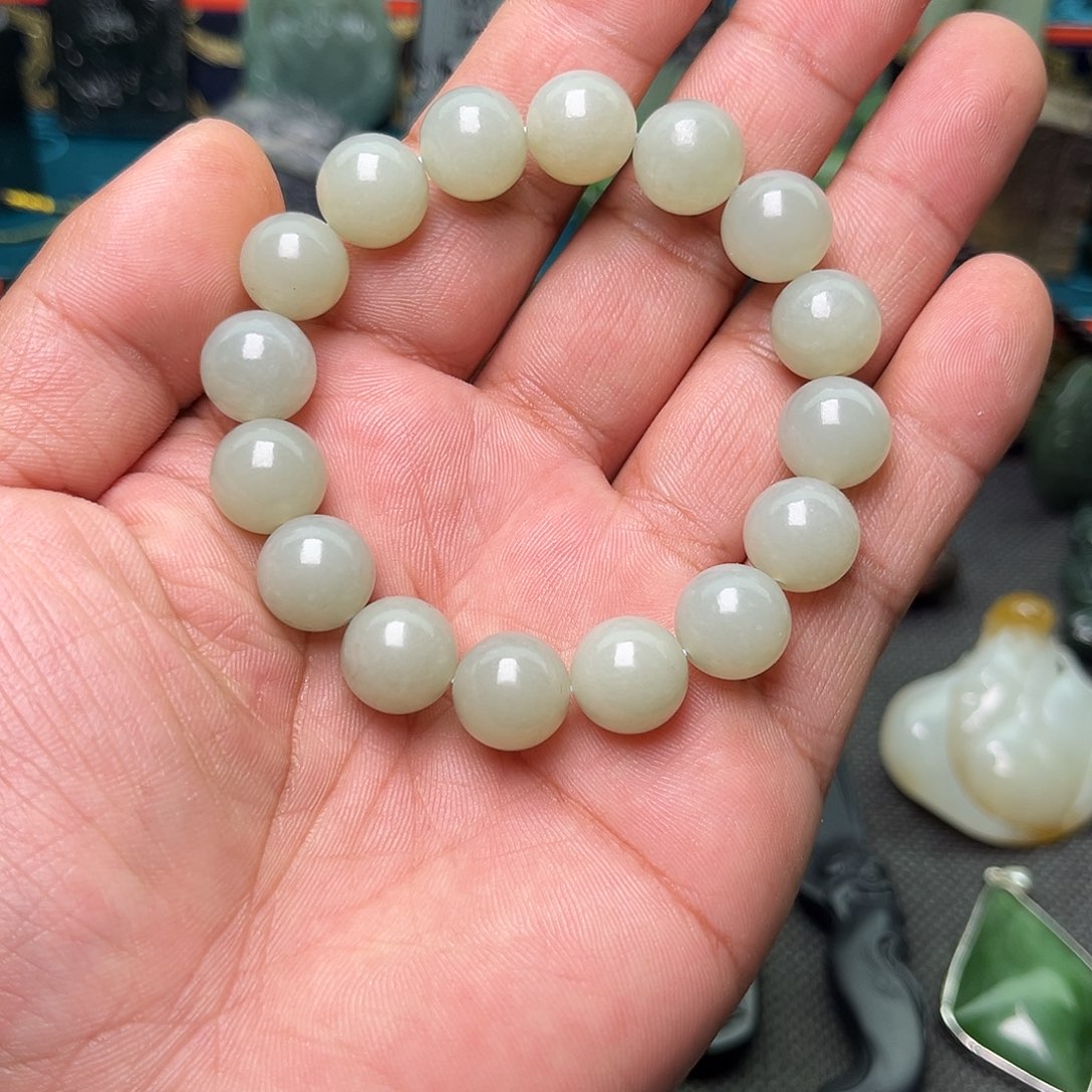 和田玉颈饰未镶嵌