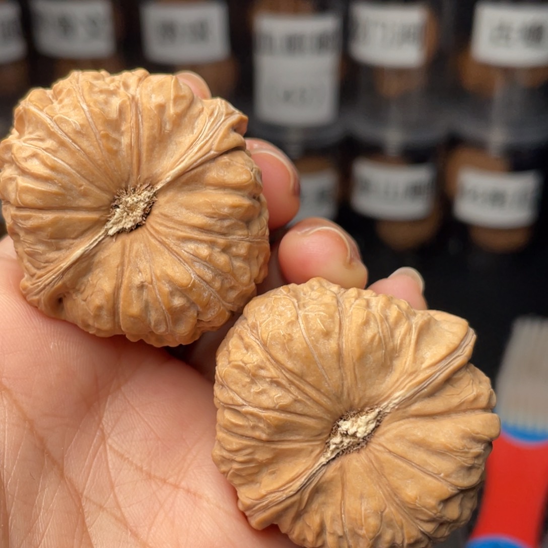 文玩核桃把件人**操42南瓜