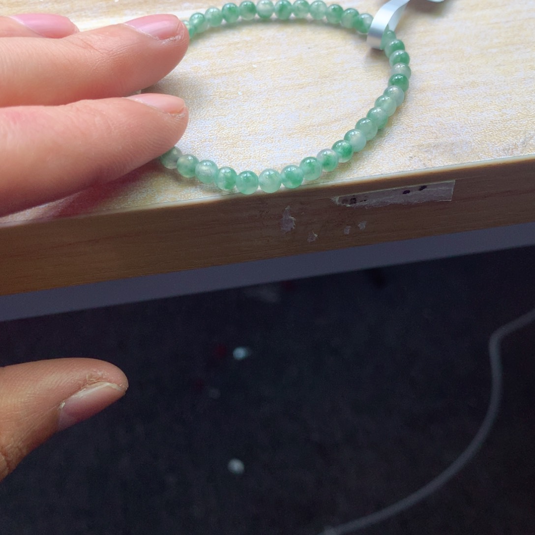 翡翠颈饰未镶嵌吊坠