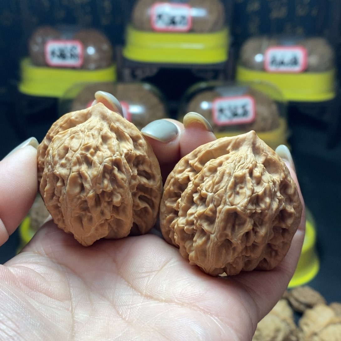 文玩核桃把件12号盘龙虎头41尺