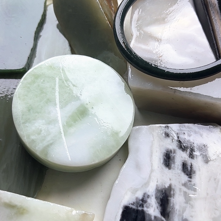 和田玉（糖玉）和田玉边角料9K金镶嵌风****虹