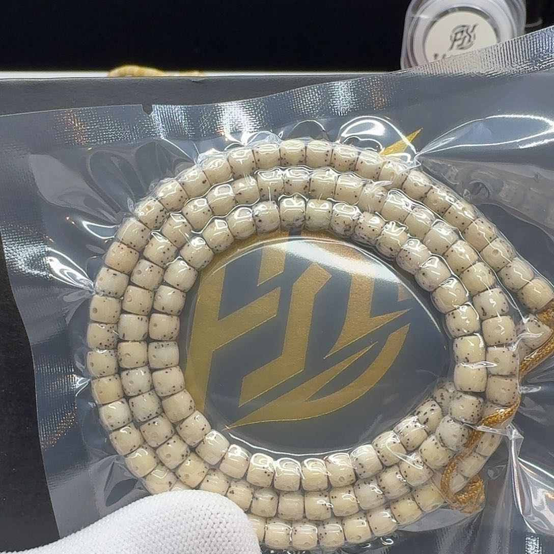 星月菩提吊坠207梵天冰白大眼睛通体6直切108一物一图