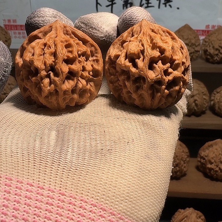 芭***海核桃秦岭野生无名核桃闷