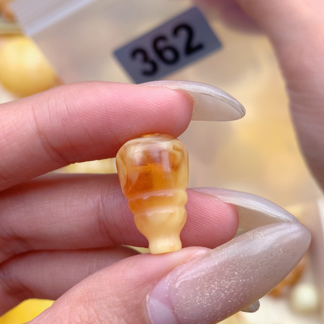 琥珀未镶嵌珠宝奇石11.5