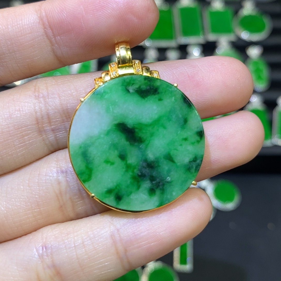 翡翠18K金镶嵌吊坠(不含链)