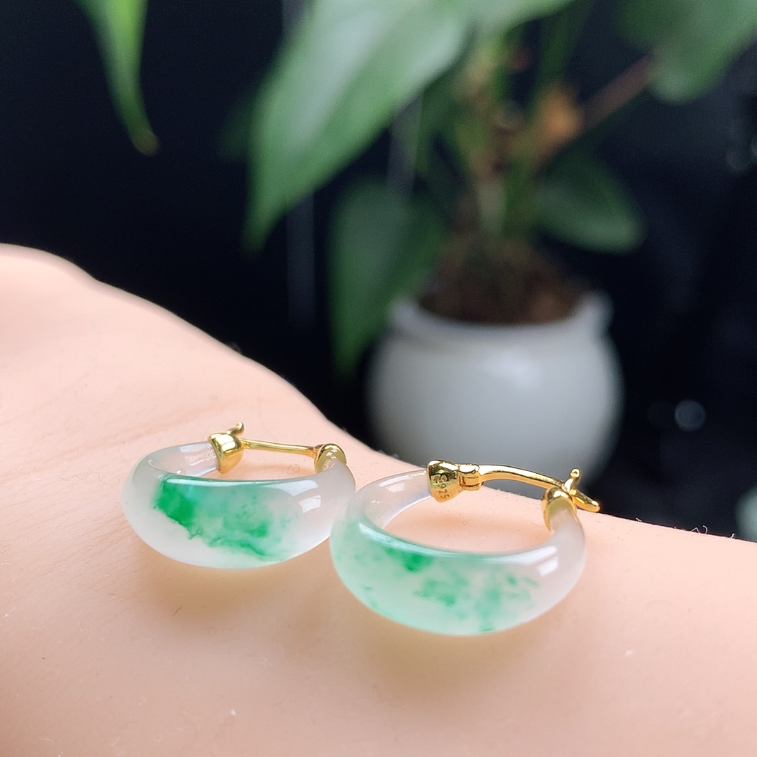 石英质玉未镶嵌耳饰