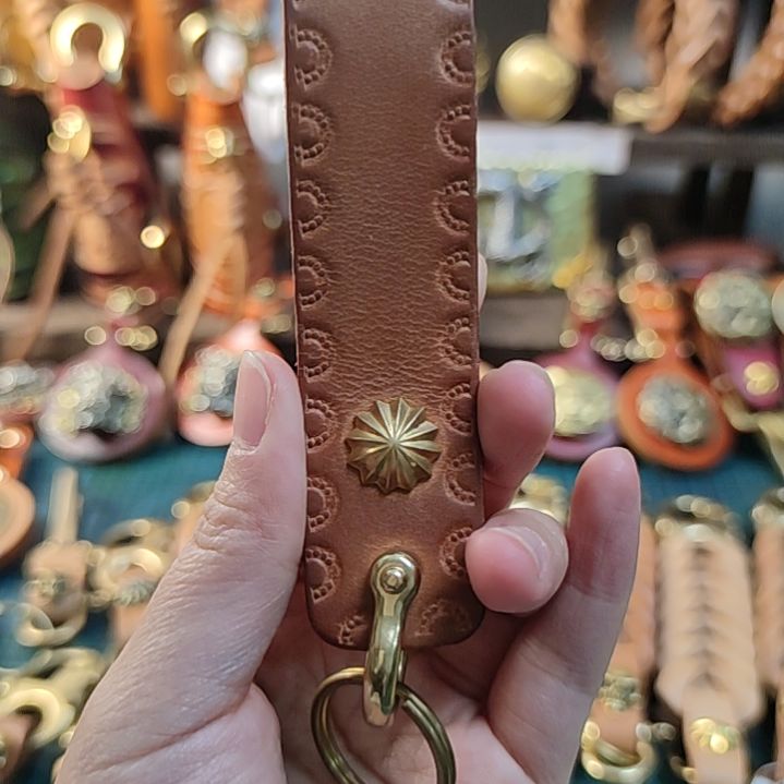 铜铁合金类双面压花钥匙链