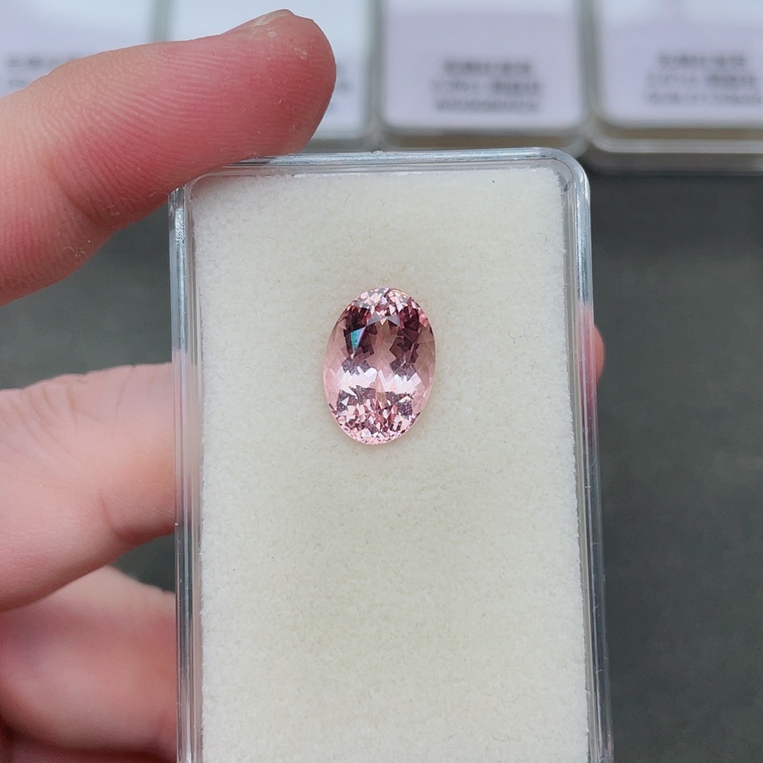 绿柱石（摩根石）裸石未镶嵌6.01克拉樱花粉