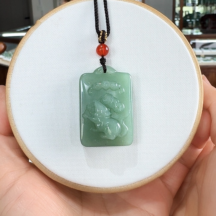 密玉（石英质玉）未镶嵌吊坠鼠