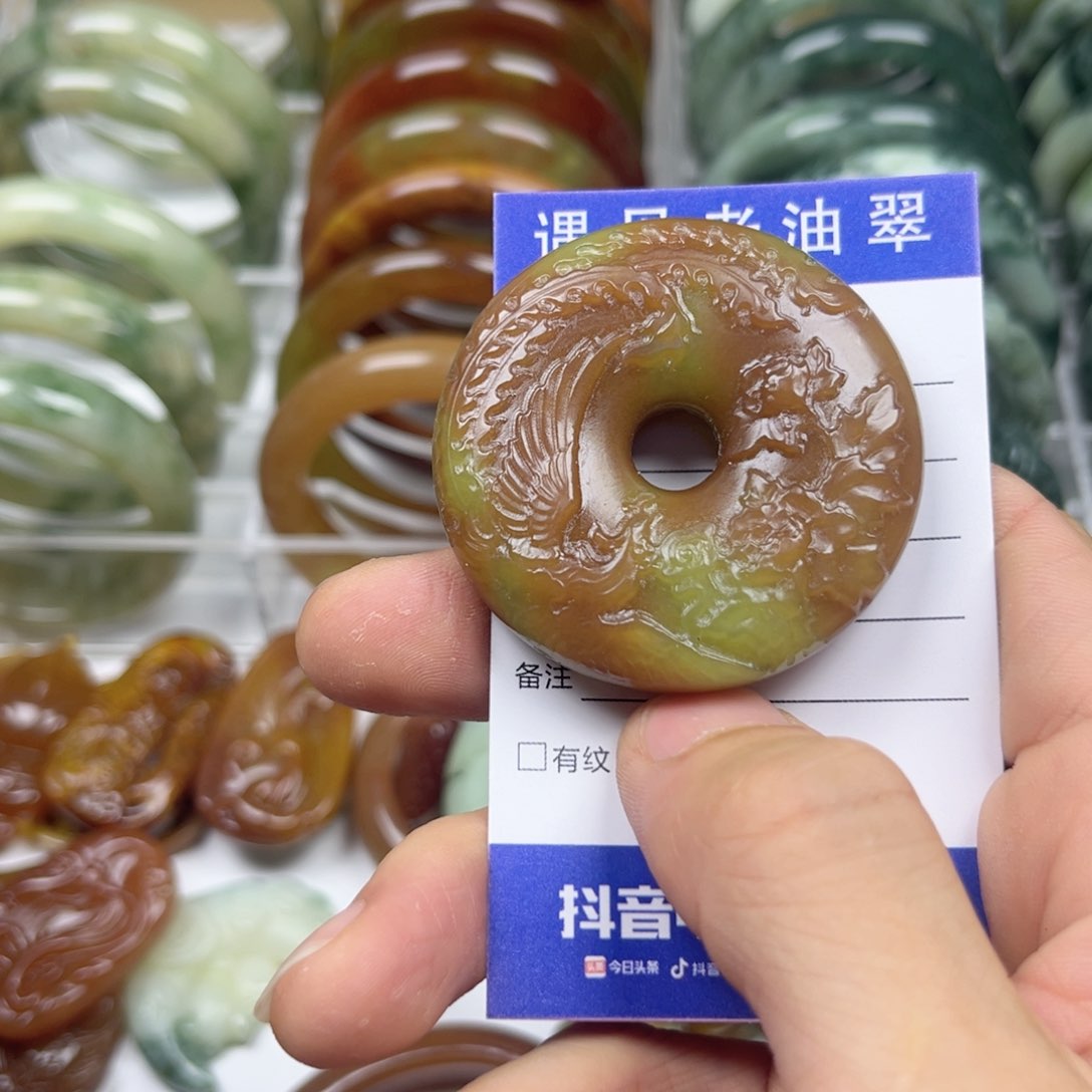 透闪石-蛇纹石玉手镯未镶嵌