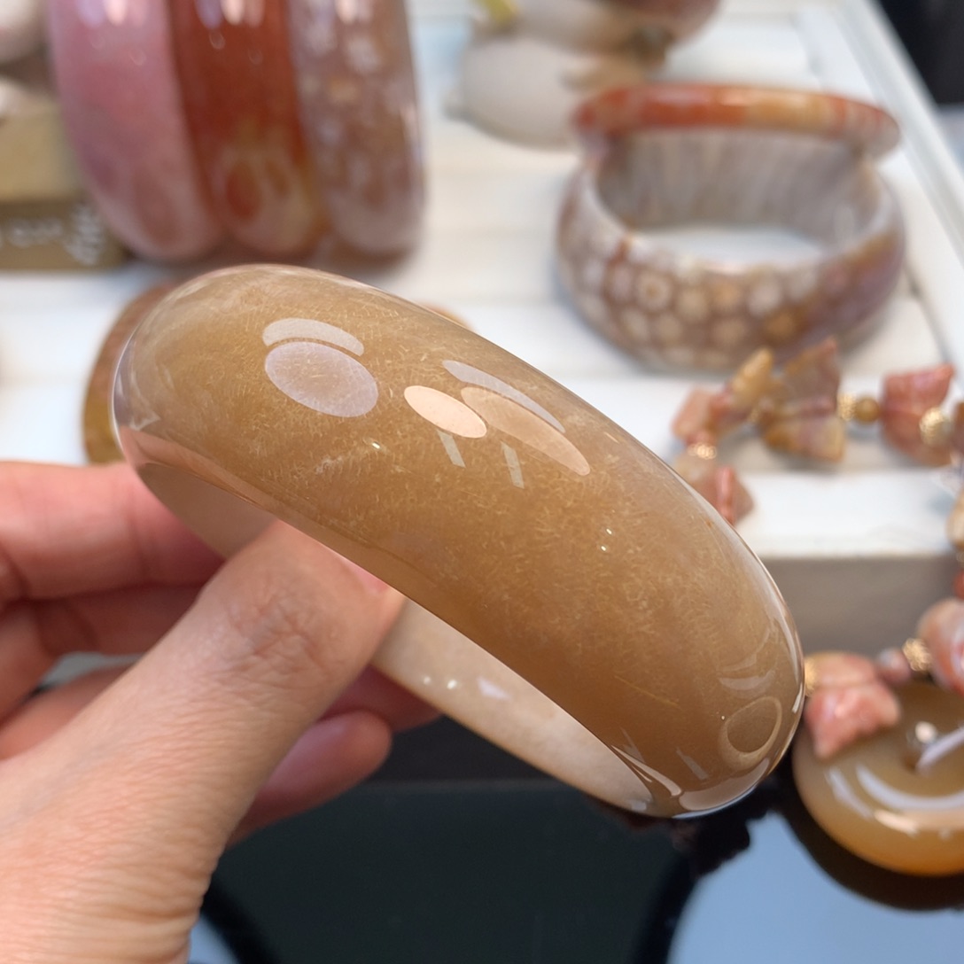 硅化珊瑚（珊瑚玉）手镯未镶嵌C****?