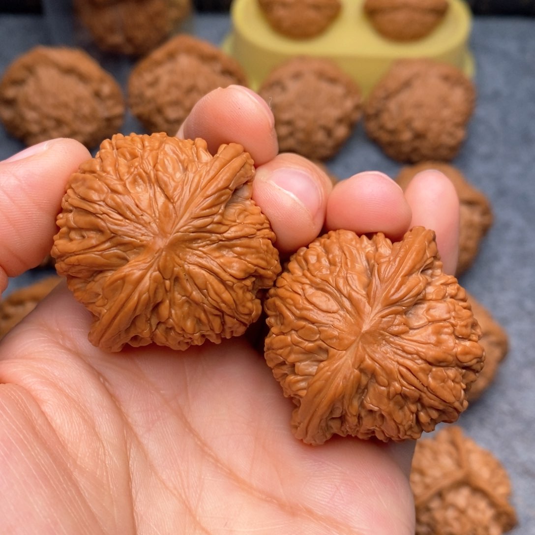 文玩核桃把件那*行山地正磨40全品