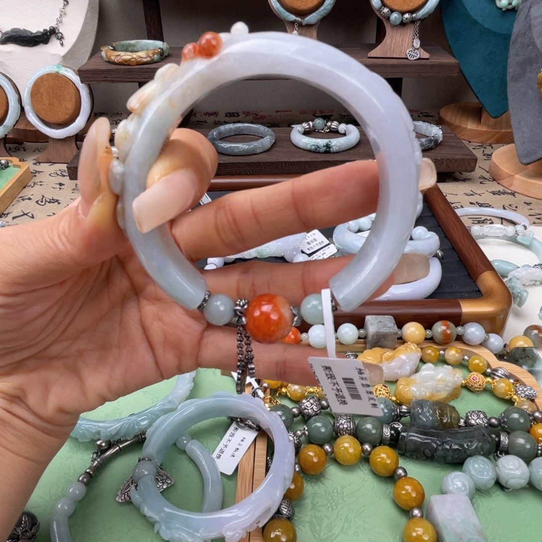 晶***道未镶嵌手链翡翠翡翠手镯