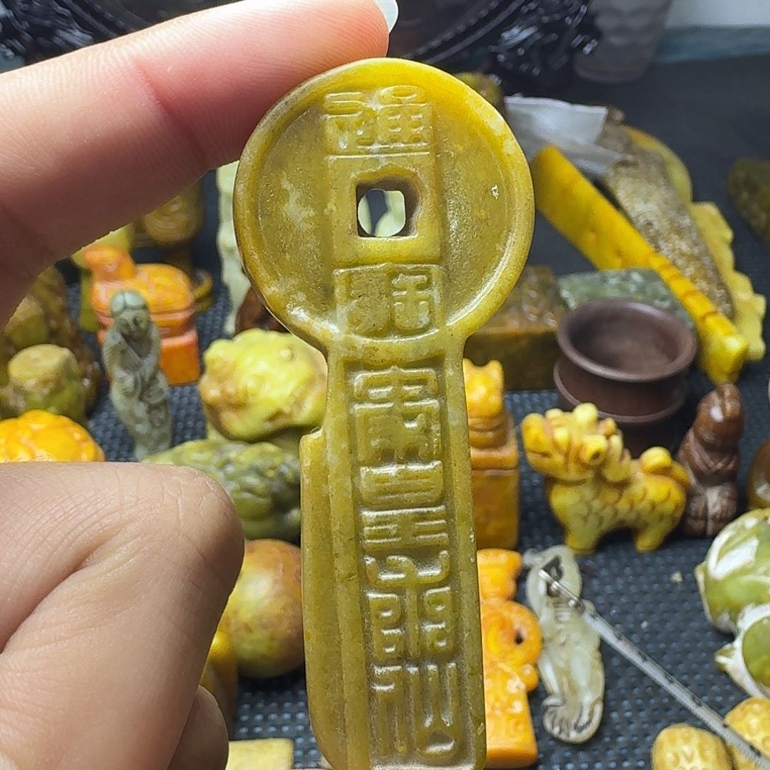 白玉菩提吊坠。。。