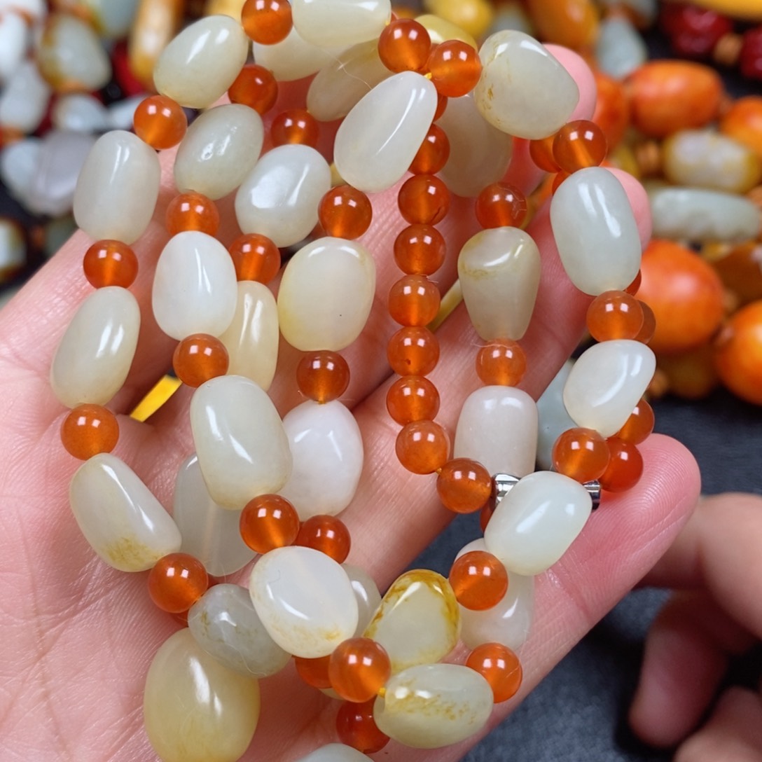 和田玉颈饰未镶嵌