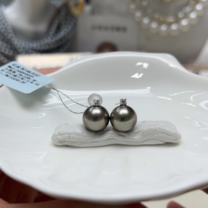 海水珍珠上新大溪地铂金灰王妃耳钉10-11mm18K金镶嵌